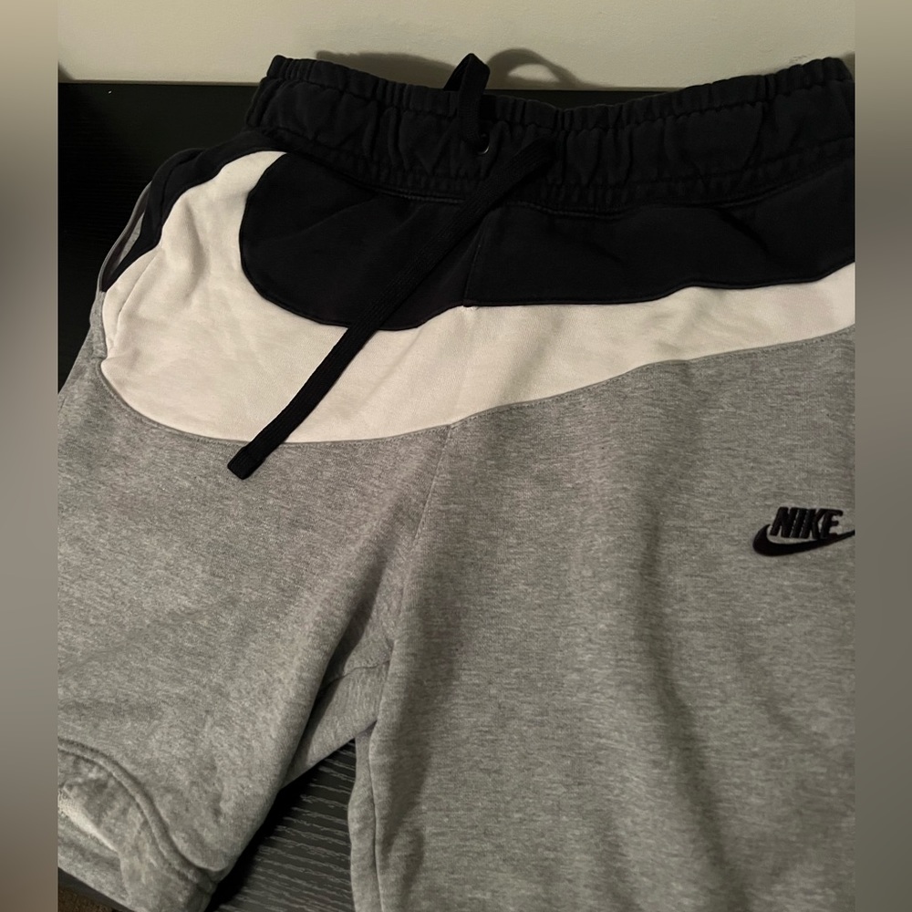 3 Pairs of Nike Mens sweat shorts size Medium